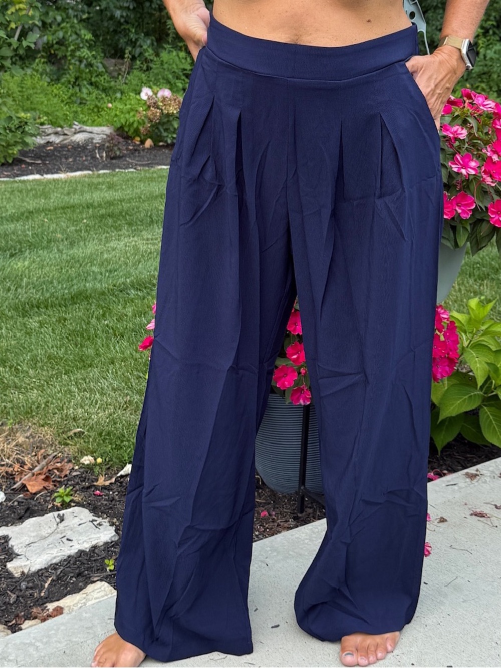 NWOT 1XL Women’s Navy Wide Leg High Waist Pleated Lightweight Pants Teacher Work